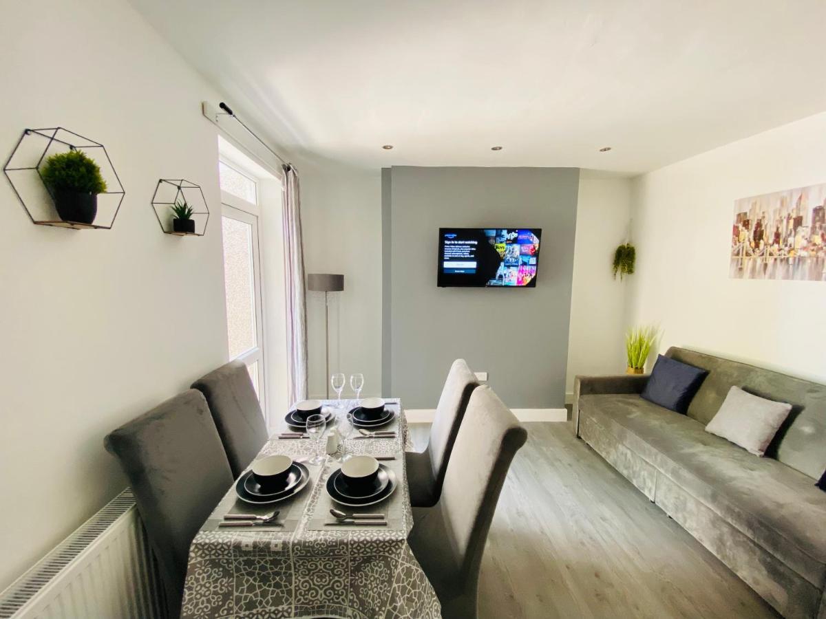 Emerald Living, 4 Bedrooms In The Heart Of Swansea, Close To Beaches! Extérieur photo